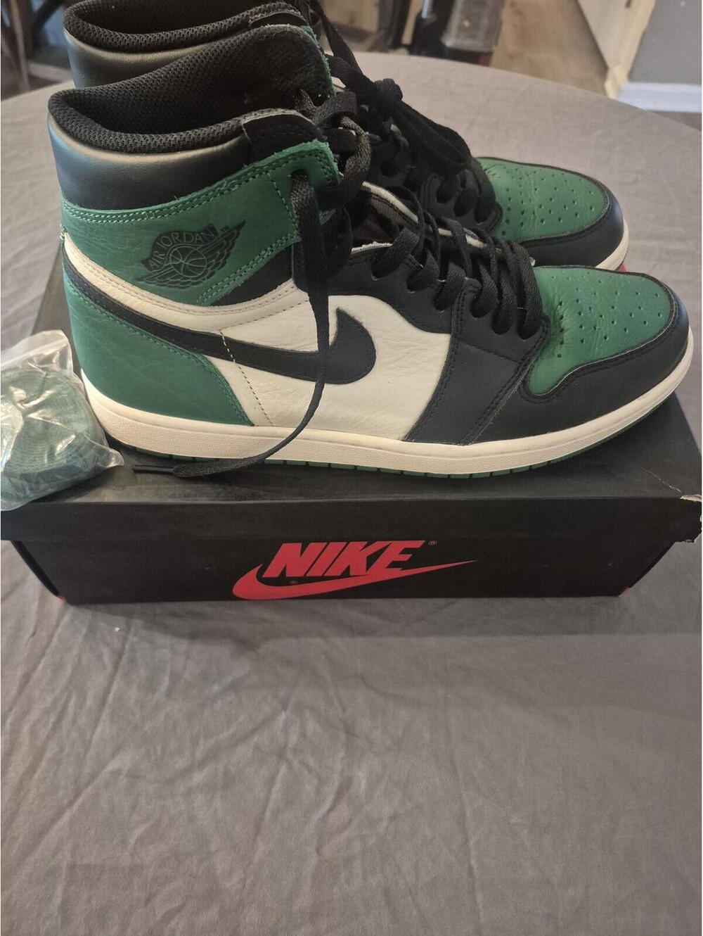 Jordan 1 Retro High Top Pine Green Size 11.5 Pre-Owned